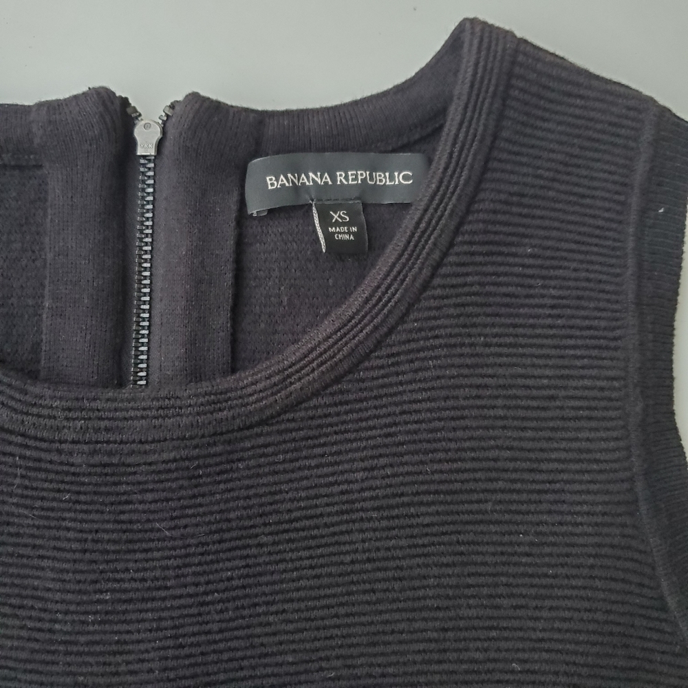 Banana Republic Ribbed Shell - Picture 3 of 5